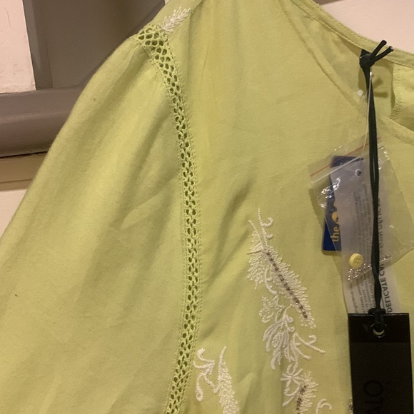 NWT Bell sleeve top - white embroidery & silver beading PALE LIME US XL - Picture 9 of 12
